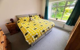 Self-Contained Ensuite Double Or Twin Bedroom In Pentir