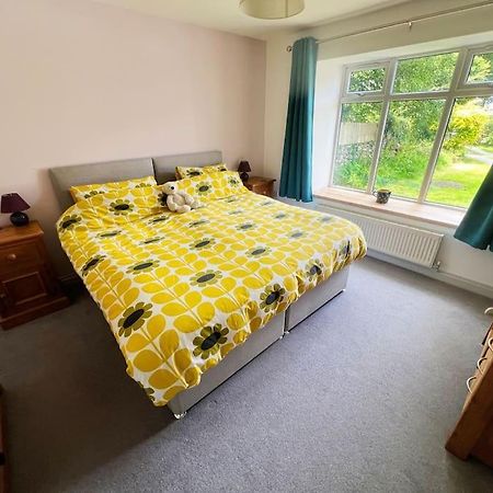 Self-Contained Ensuite Double Or Twin Bedroom In Pentir Bangor  Exterior photo